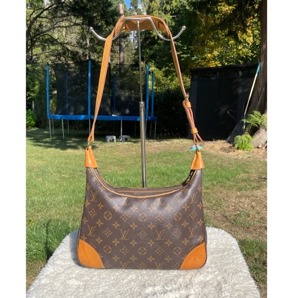 Louis Vuitton Handbags - Louis vuitton boulonge